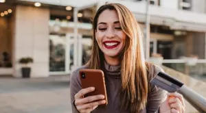 Залагат ли жените през мобилните си телефони?