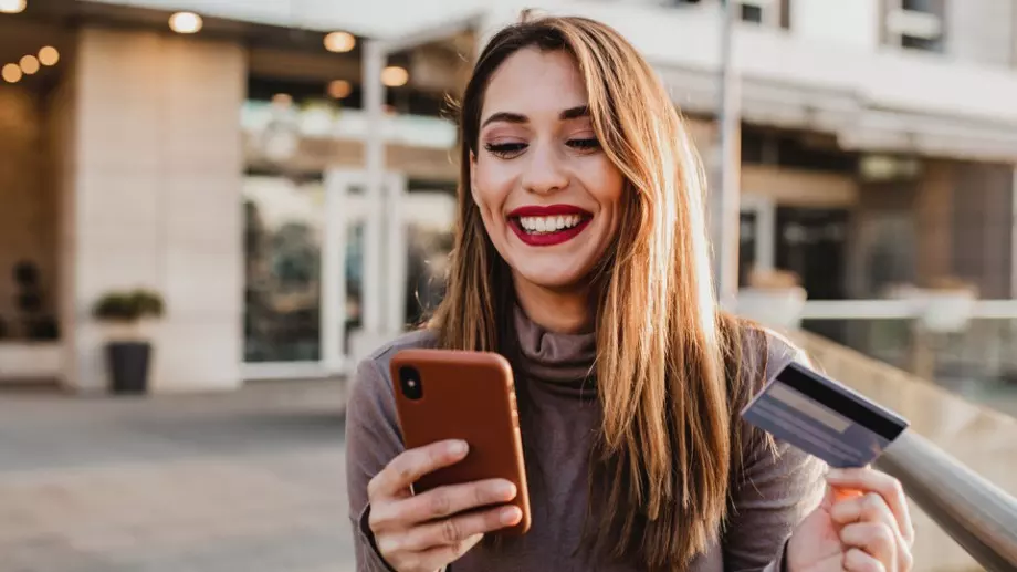 Залагат ли жените през мобилните си телефони?