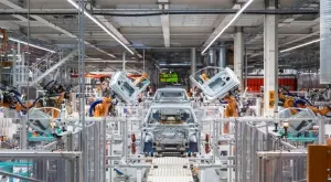 Мощната автомобилна индустрия може да докара на Германия нова рецесия 