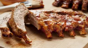 Топят се в устата: Крехки свински ребърца