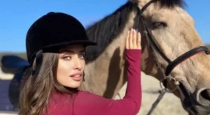 Саня Борисова по стъпките на Алекс Арабаджиева