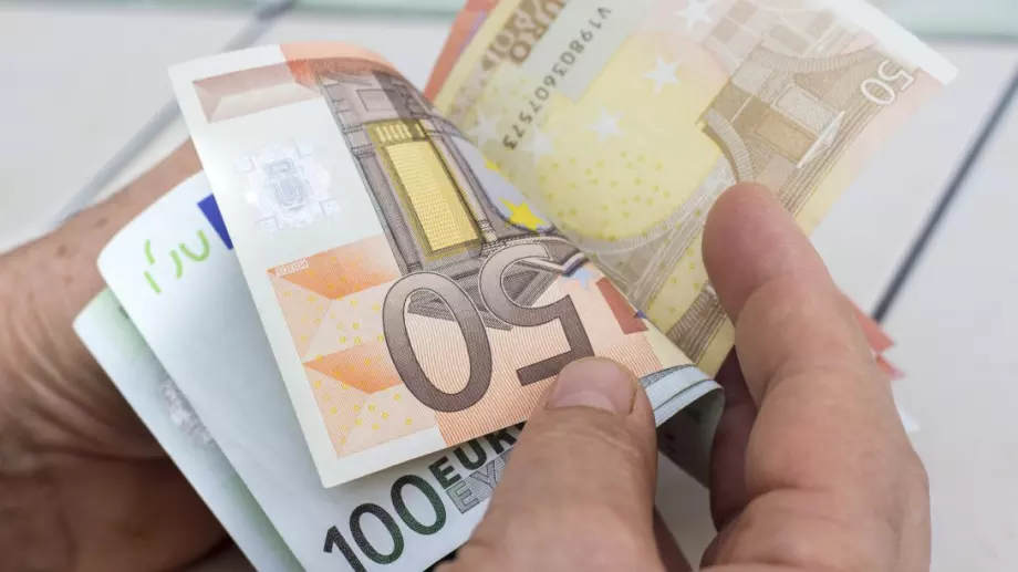 Банкнотите трябва да се дезинфекцират срещу коронавирус
