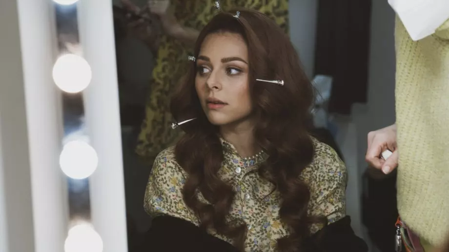 Виктория представя песента ни за Евровизия тази вечер