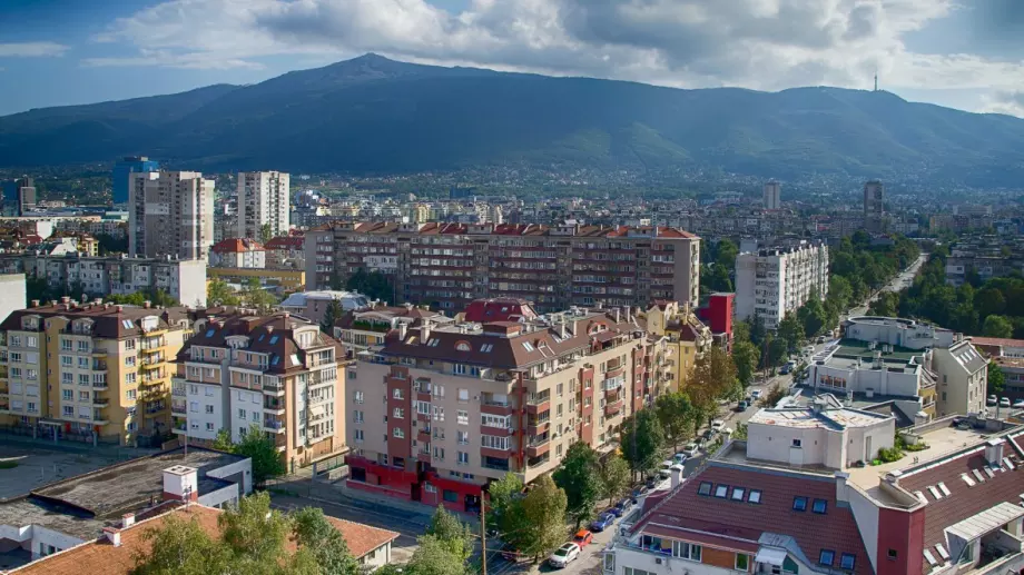 Каква заплата трябва да вземаме, за да си купим жилище на кредит?