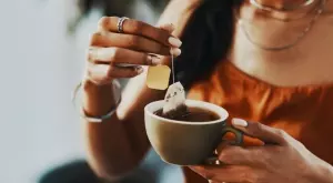 С този чай ще пречистите черния дроб и ще отслабнете 