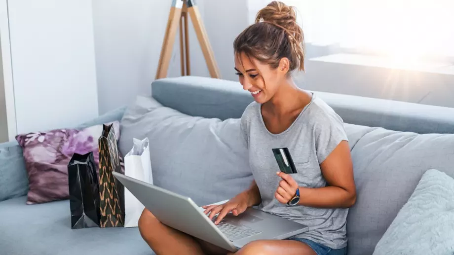 Половината българските потребители се страхуват да плащат онлайн