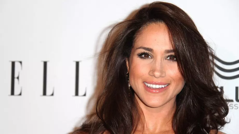 Меган Маркъл скандализира с разголена рокля (СНИМКА)