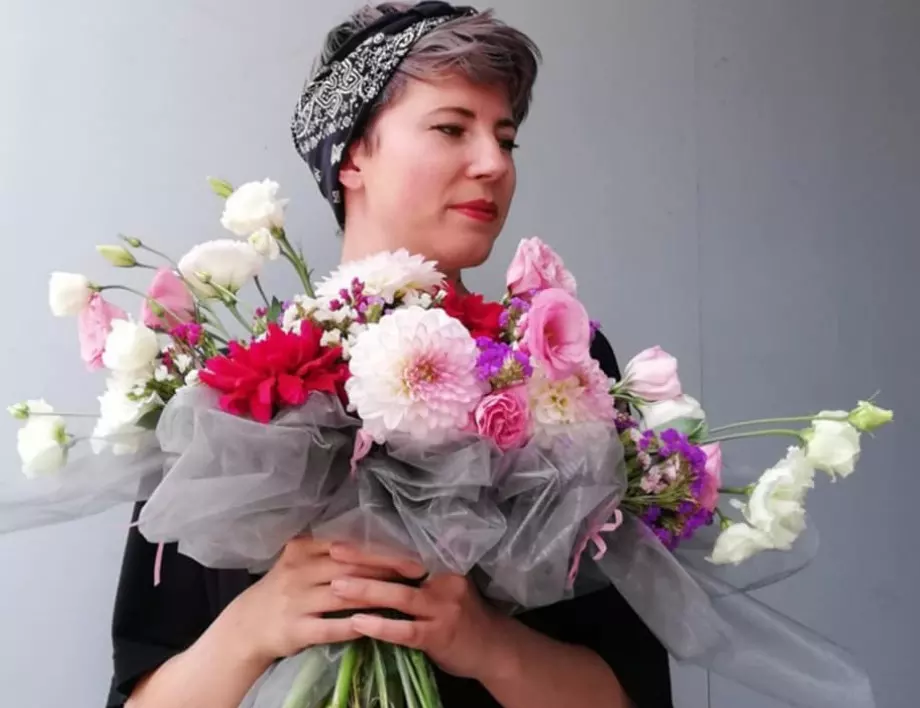 Симона Крушкина и цветята, които никога не увяхват