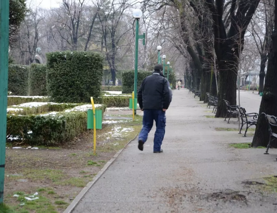 Обновяват детските площадки и парковата мебел в Крайдунавския парк