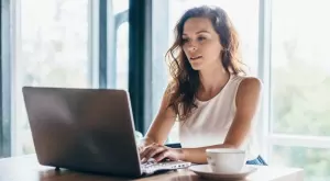 Тези 4 знака на зодиака могат да станат известни блогъри   