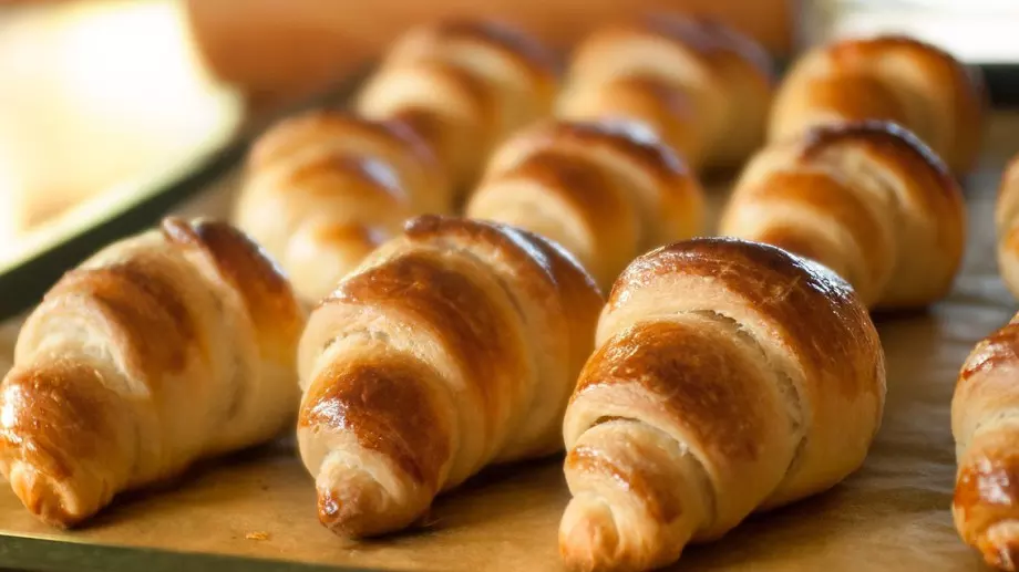 Топят се в устата: Домашни кифлички със сладко