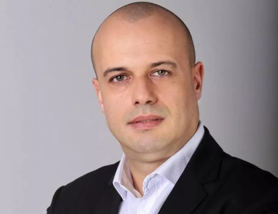 Христо Проданов: Слави Трифонов да обясни защо не направи обединение като президента
