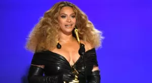 Бионсе се съблече почти гола за новия си албум (СНИМКА)