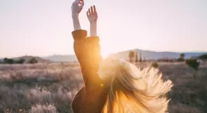 Вселената никога не ви отнема нещо важно, ако няма какво да ви предложи в замяна   