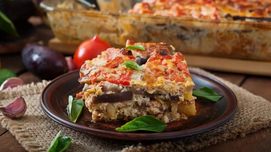 Мусака с картофи и тиквички - тайната е в тази съставка