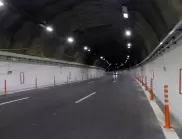 Аварирал камион запуши тунела "Витиня" в посока София