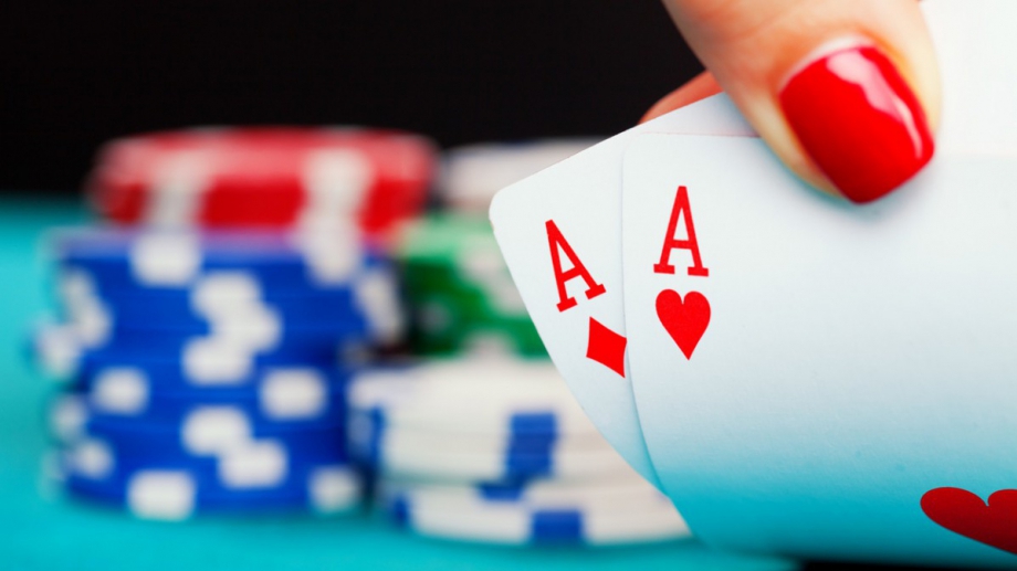 Покерът е една от много популярните игри с карти която