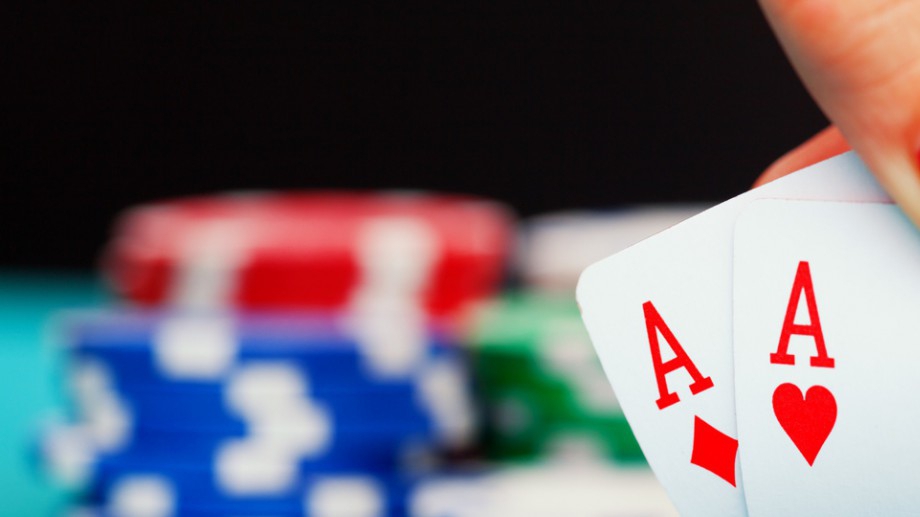 Играта блекджек е известна на всички казино играчи. При нея