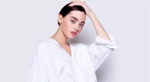 Как да носите овърсайз ризи тази есен (СНИМКИ)