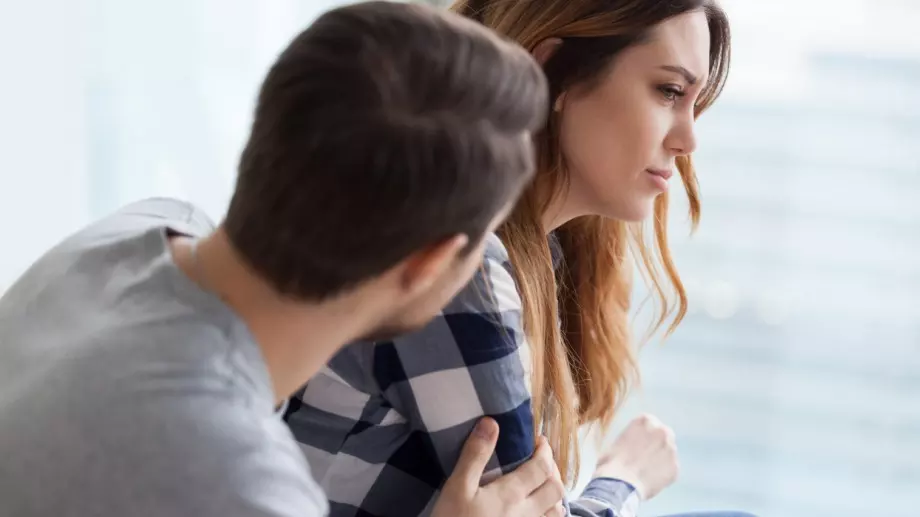 Любовта НЕ е да останеш с някой, който те наранява      