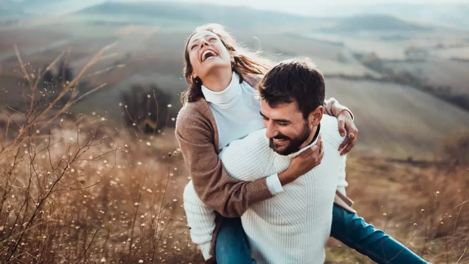 5 двойки зодии, които са благословени от небето