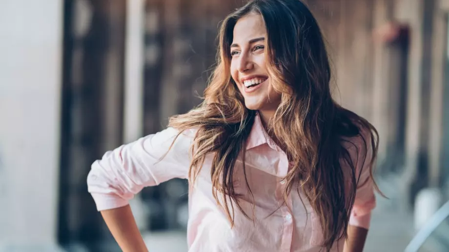 Виц на деня: Собственичка на публичен дом към момичетата