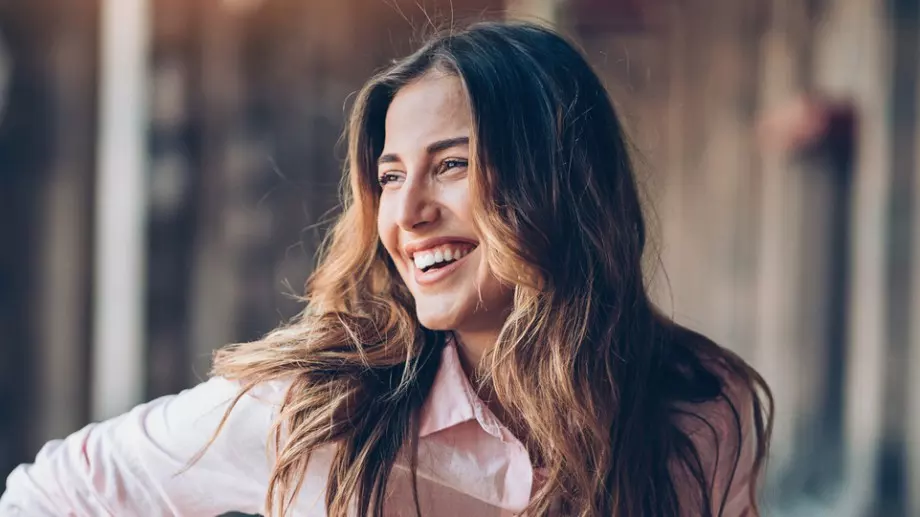 Женски виц за 29 октомври 2023: Момиче плаче безутешно