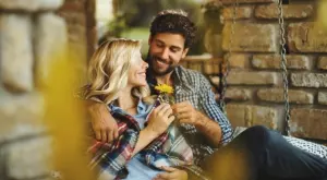 Зодиите, които ще се влюбят през април