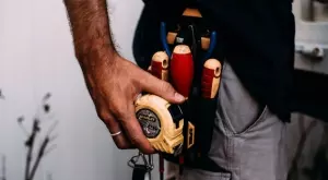 Професионални инструменти: предимства и различия спрямо ръчните им аналози