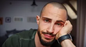 Наум Шопов влезе в болница заради коронавирус (СНИМКИ)