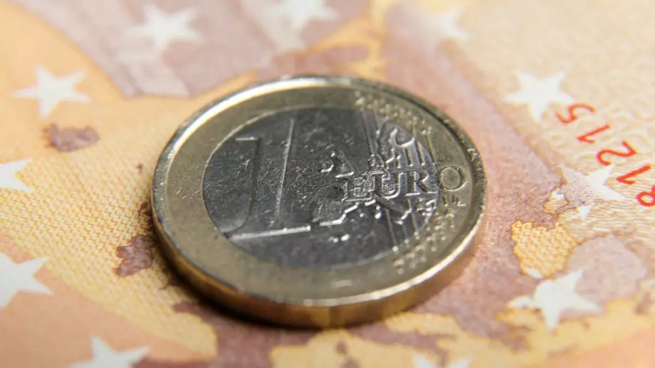 Разкриха откога ще плащаме в левове и евро