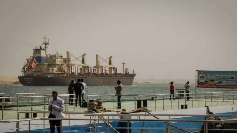 Блокирането на Суецкия канал носи загуби за 9,6 млрд. долара на ден