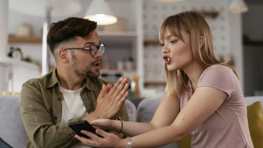 Как се държи всяка зодия, когато я хванат в лъжа