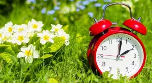 Лятно часово време 2024: Защо и кога сменяме часа?