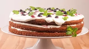 Лесна торта с готови блатове и сладко