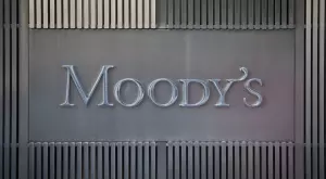 Moody's свали рейтингите на редица американски банки и постави под наблюдение други