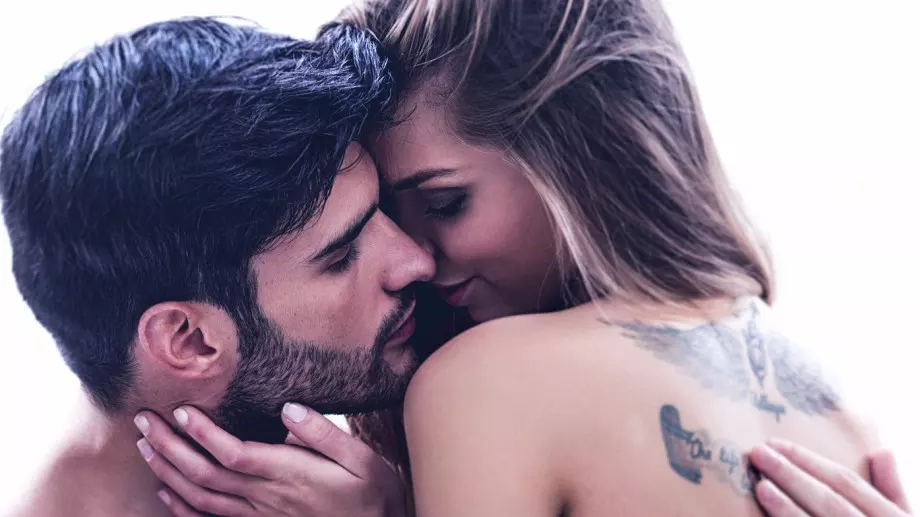 Двойките зодии, които правят най-страстен секс