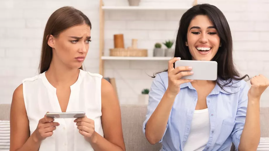 Ето как да разберете, че приятелите ви ви използват   