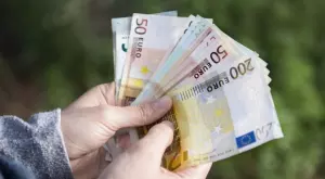 Възможно ли е да се заразим с коронавирус чрез пари в брой?