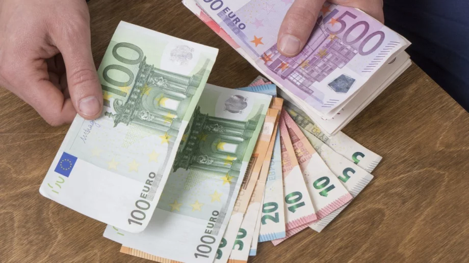 Ще раздава ли Германия по 500 евро на човек?