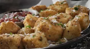 Перфектното мезе за вино и бира