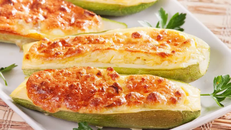 Трябва да ги опитате: Пълнени тиквички с пиле