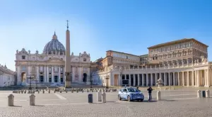  {{ otherArticle[0].article.title }} 