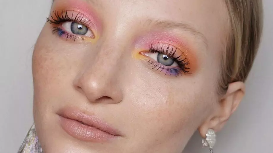 Как да носите грим тип "дъга"