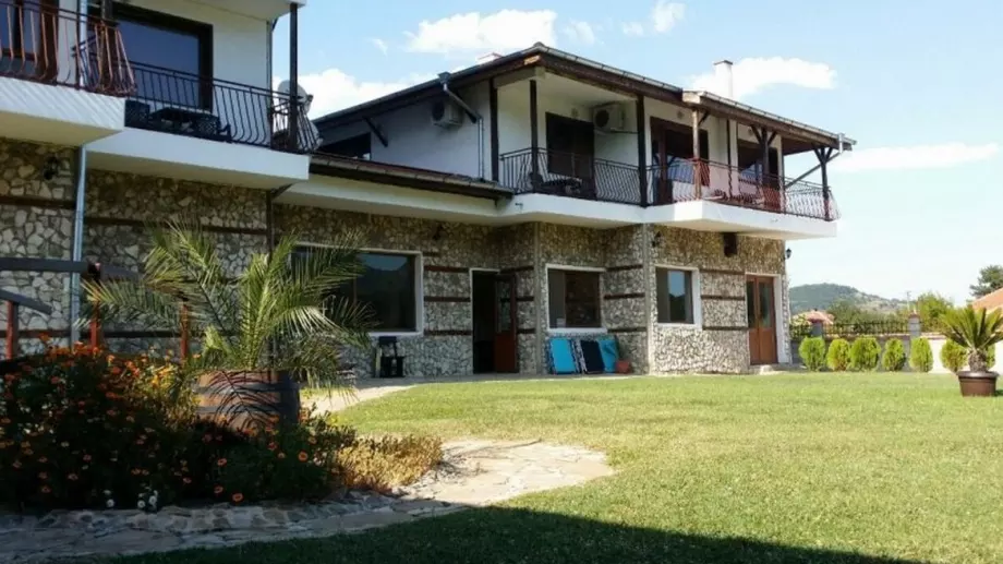 Поголовни уволнения в хотели и къщи за гости