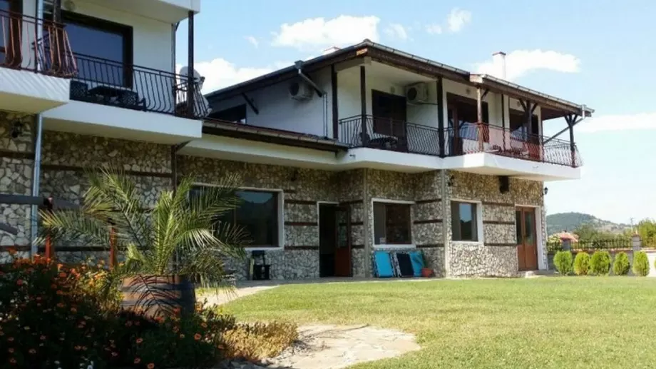 Нова измама: Плащаме за хотел 2 или 3 звезди, оказва се къща за гости 