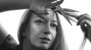 12 въпроса за косата, отговорени от топ фризьор