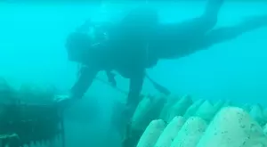 Разгледайте първата в света подводна винарна (ВИДЕО)