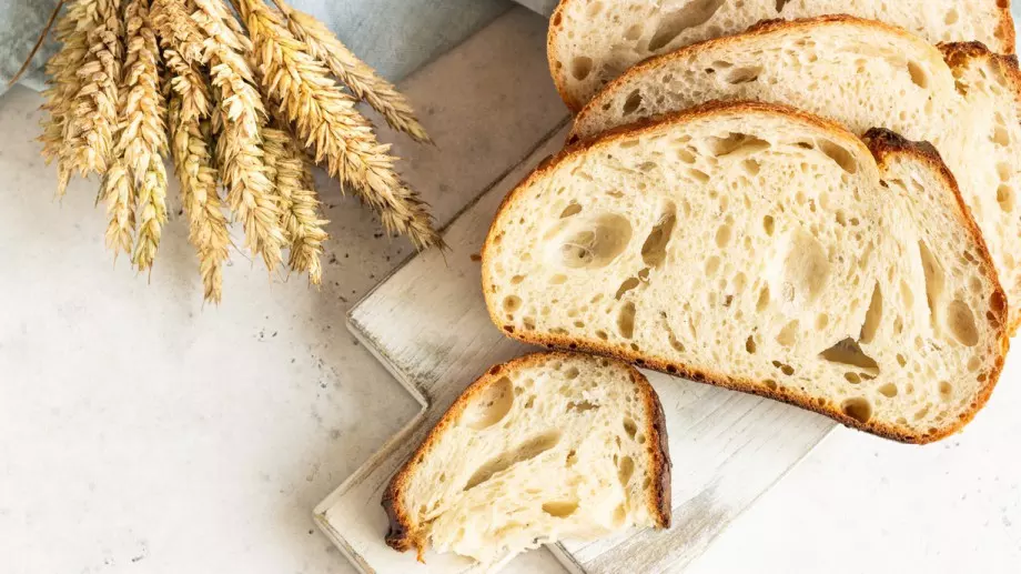 Пухкав бял хляб