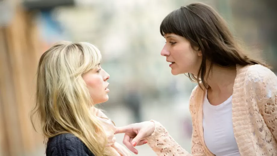 5 знака, че "приятелите" ви ви използват 